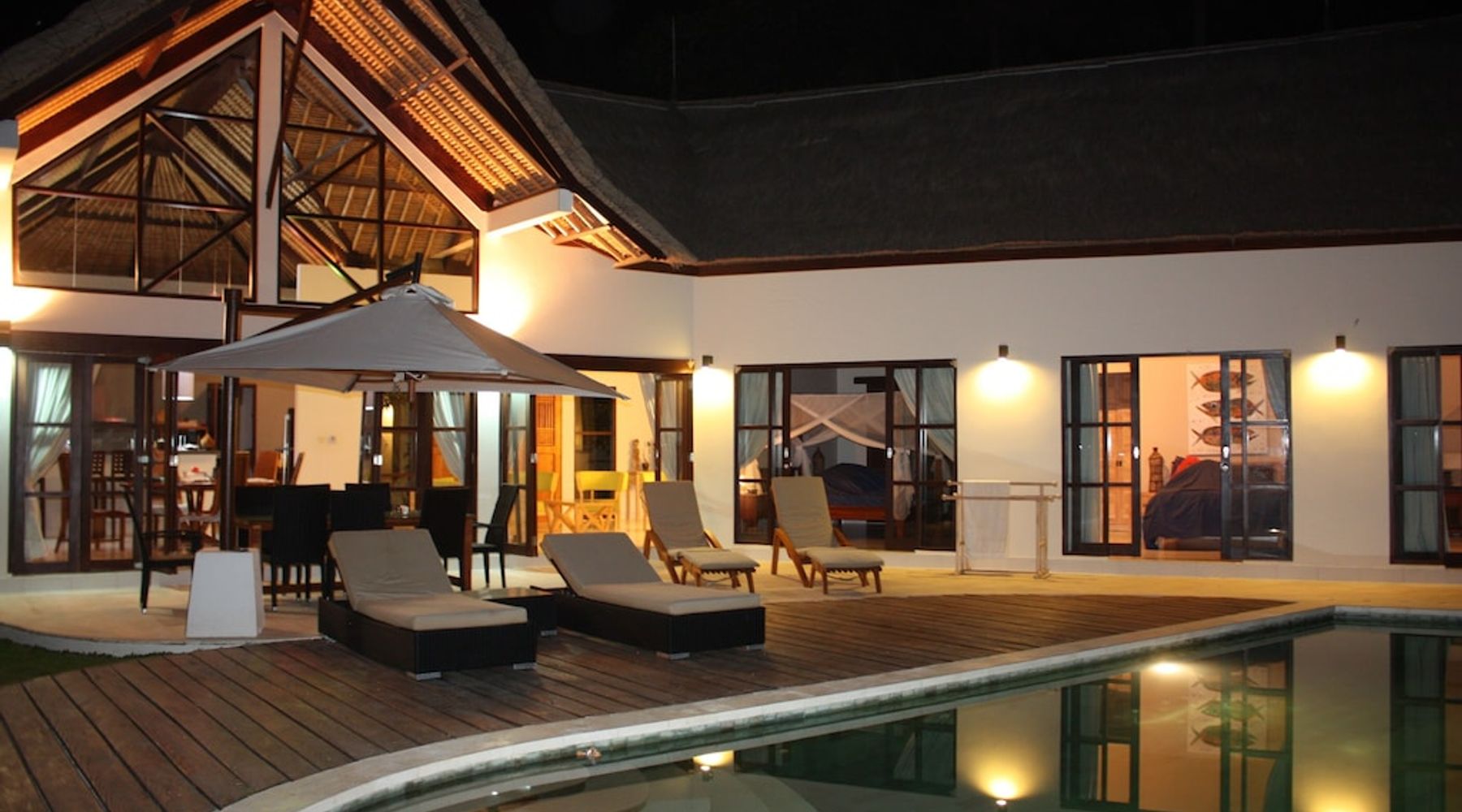 The night view while relaxing in the pool area is just majestic