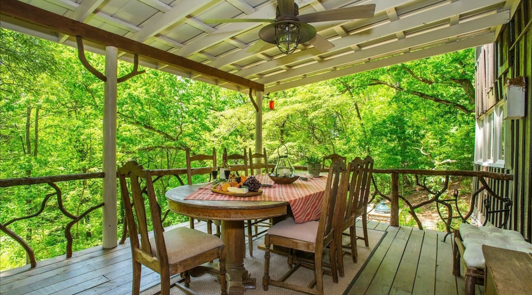 Lakemont, Georgia treehouse deck