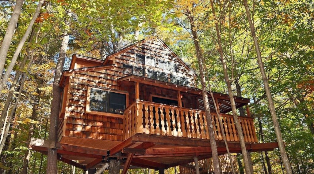 The Best Treehouses In The US
Luxurious Two-Story Treehouse | Minutes from Lake Sunapee | Peaceful
Location: Newbury, New Hampshire