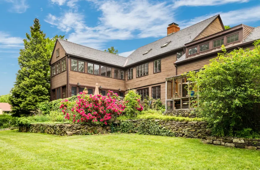 9 Best Farmhouse Airbnbs To Rent In The US (For LESS)