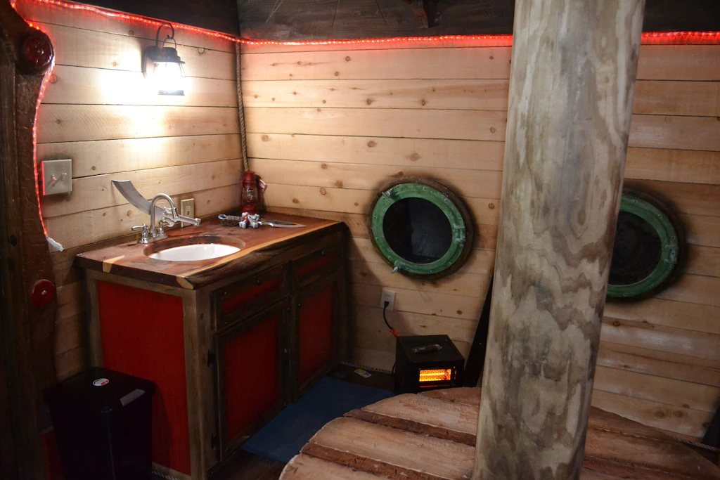 Fully equipped galley