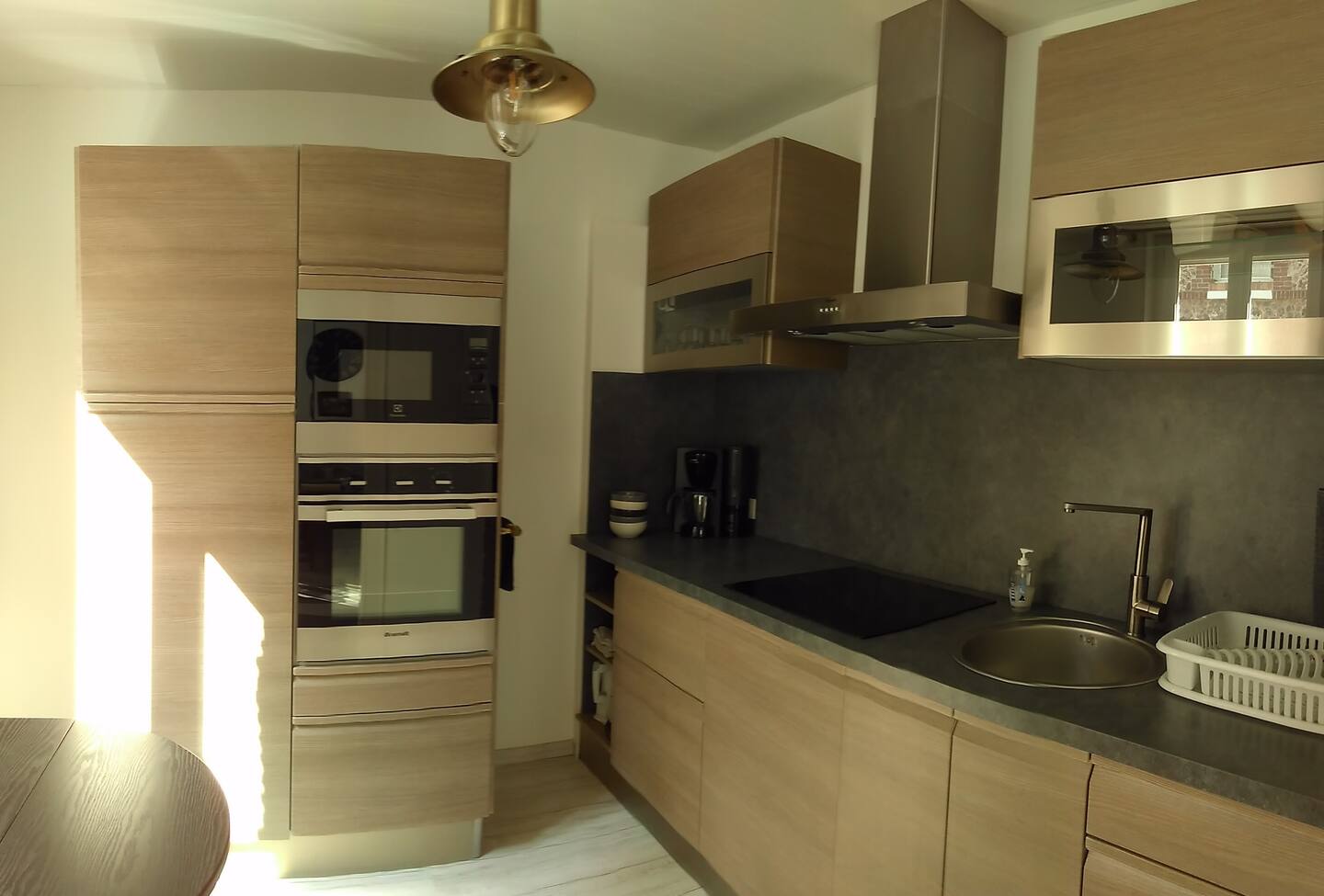 A fully equipped kitchen