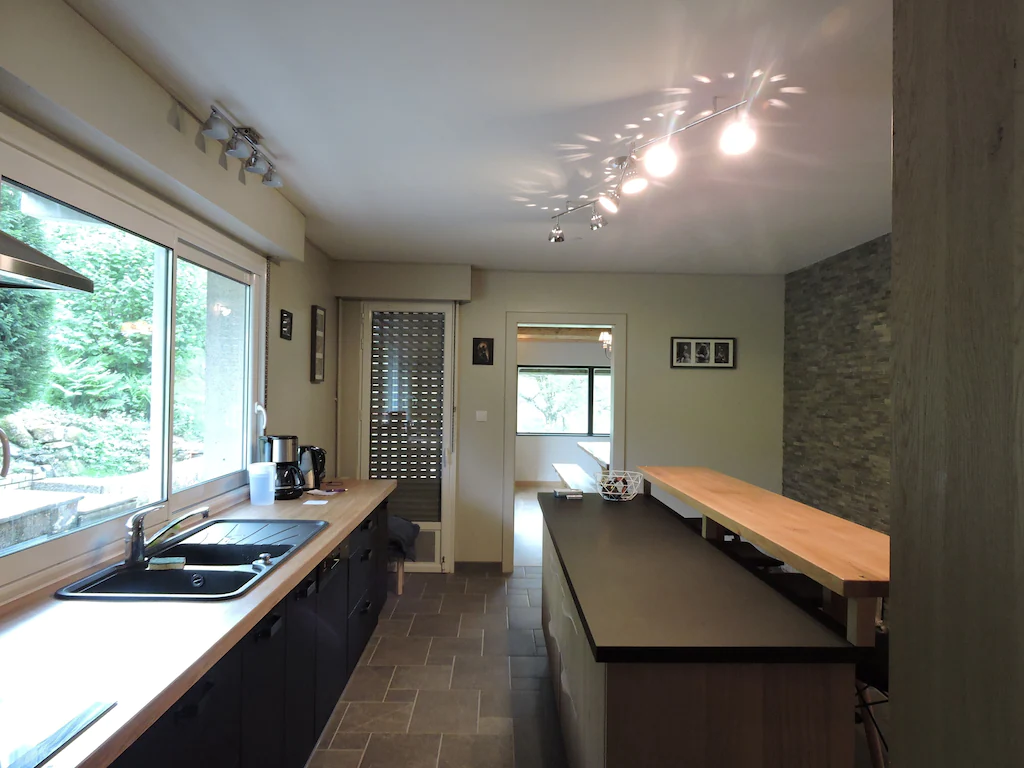 Fully equipped kitchen with utility room and pantry