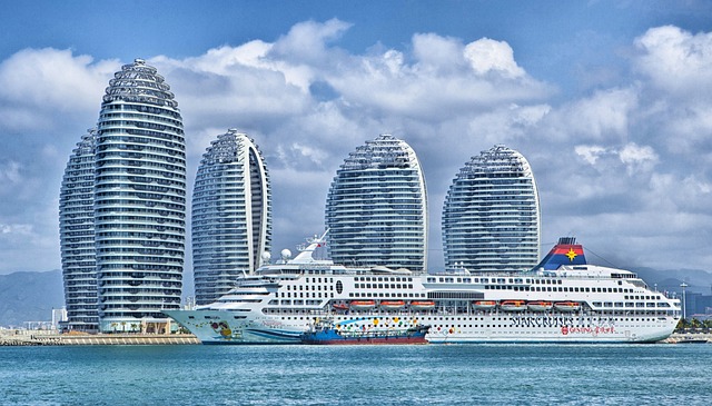 What does cruise travel insurance cover?