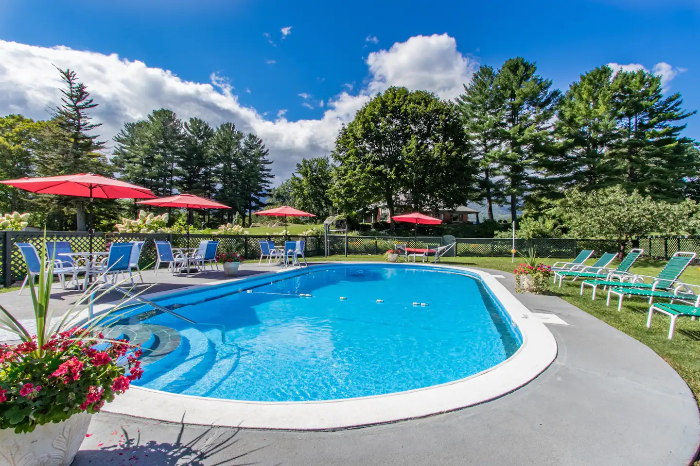 The Wilburton has an outdoor pool nearby.