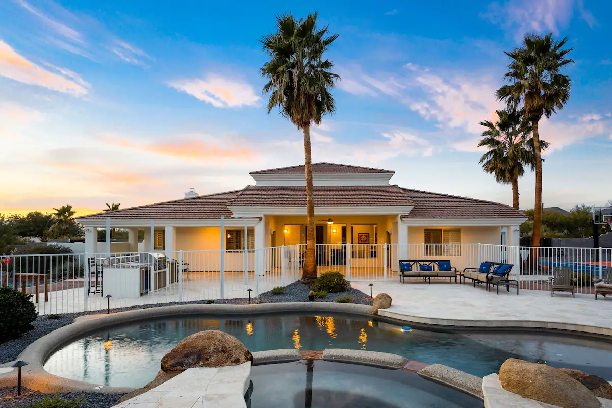 We invite you to experience the luxurious Paradise Heights Retreat!