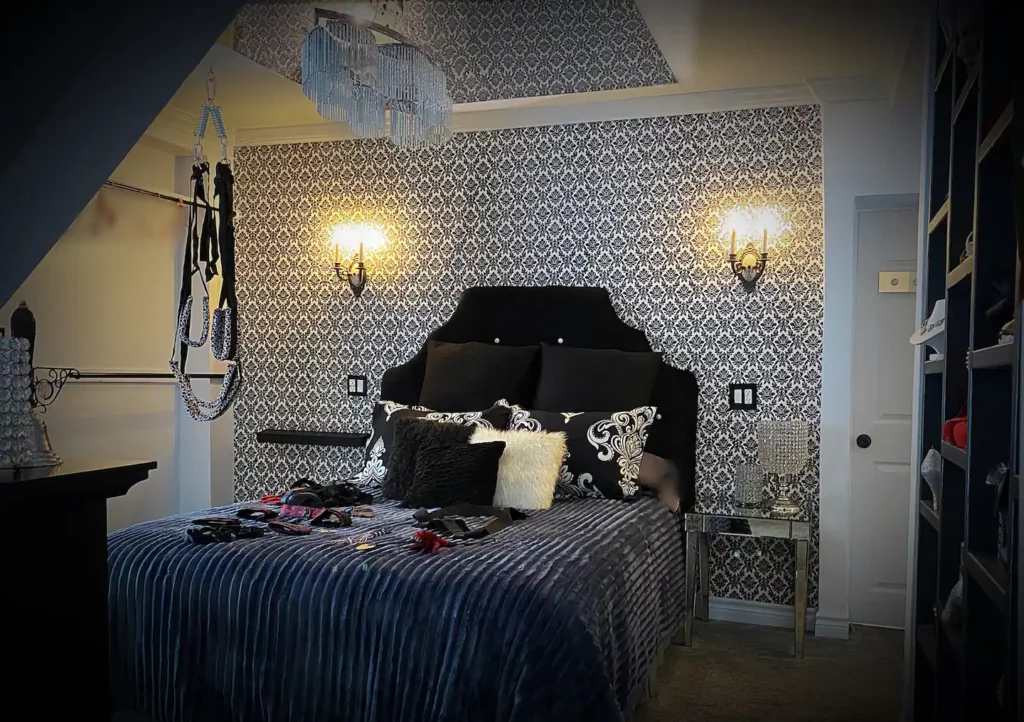 Sultry Property Tailored for Romantic Stays.